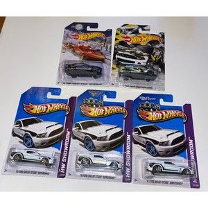 Hot Wheels 10 Ford Shelby GT500 Lot Supersnake Camo Holiday Christmas Santa